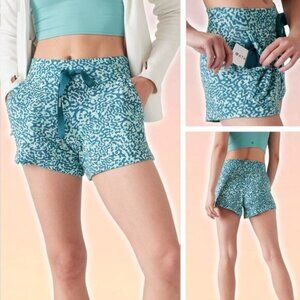 NWT ATHLETA Balance 4" Shortie Sz Small Clouded Leopard Blue